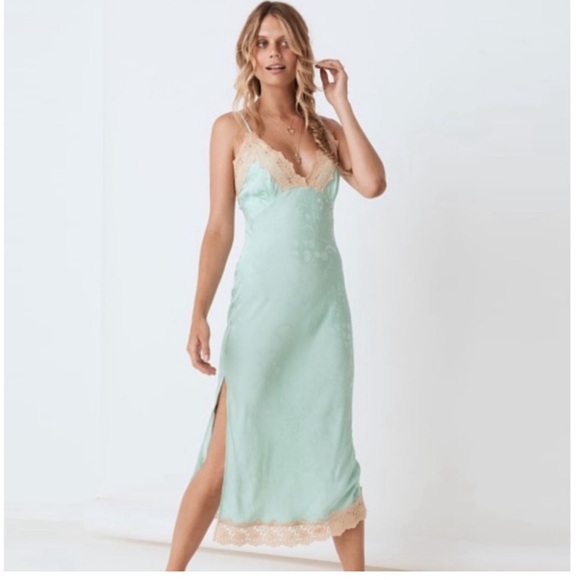 Ocean lace slip dress - Picture 2 of 8